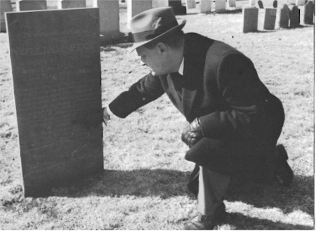 Former Marshal Wyatt visiting Peck's grave