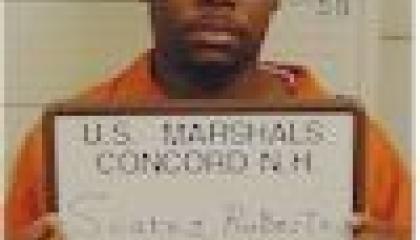 photo of male fugitive Roberto Suarez