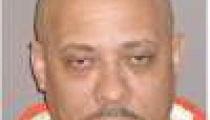 Face photo of male fugitive Gerinerdo Jimenez